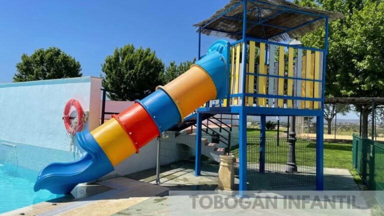 Eventos sociales alrededor de la piscina